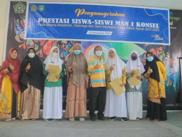 Penganugrahan Prestasi Siswa-Siswi MAN 1 Konsel