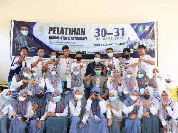 Pelatihan Jurnalistik dan Fotografi MAN 1 Konsel