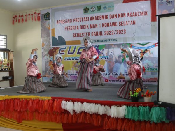 APRESIASI PRESTASI AKADEMIK DAN NON AKADEMIK SISWA/SISWI MAN 1 KONAWE SELATAN SEMESTER GANJIL TAHUN PELAJARAN 2022/2023