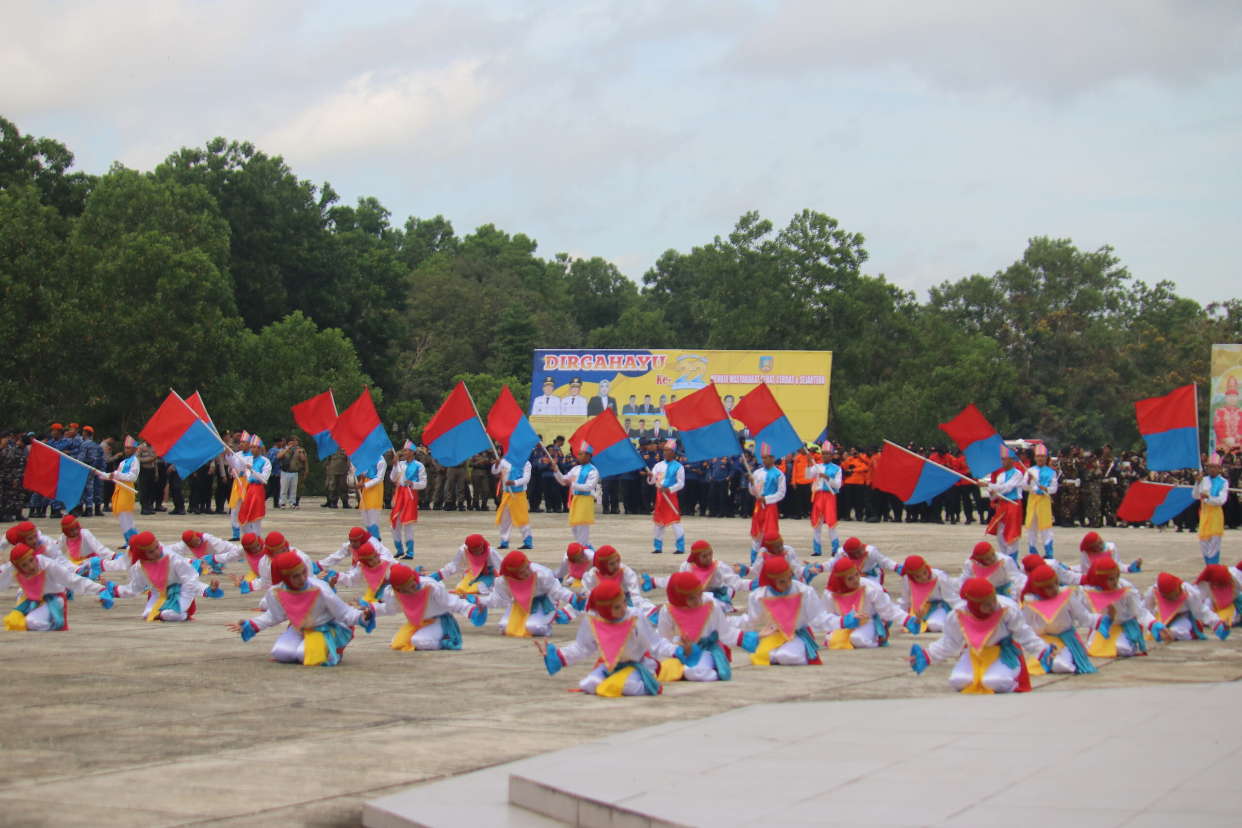 Seni : Tari, Hadroh, Kasidah, Kaligrafi